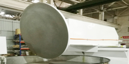 德益機(jī)械成熟的加工經(jīng)驗(yàn)和生產(chǎn)體系，讓客戶(hù)當(dāng)場(chǎng)拍板簽訂年度合作